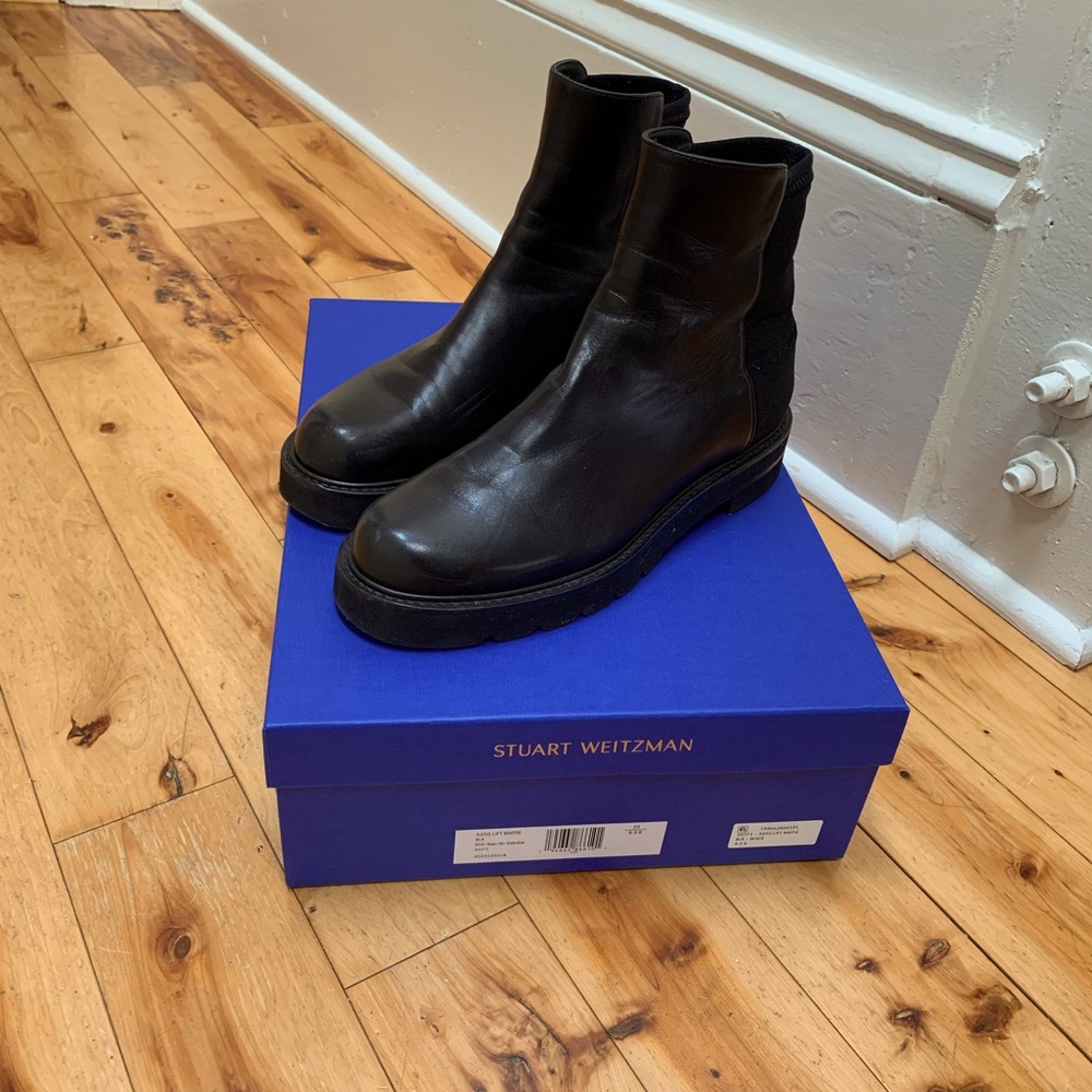 Stuart Weitzman 5050 Lift Bootie (size 8.5)